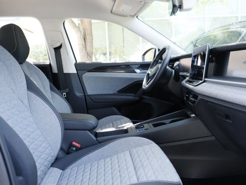 Certified 2025 Volkswagen Tiguan S FWD image 21