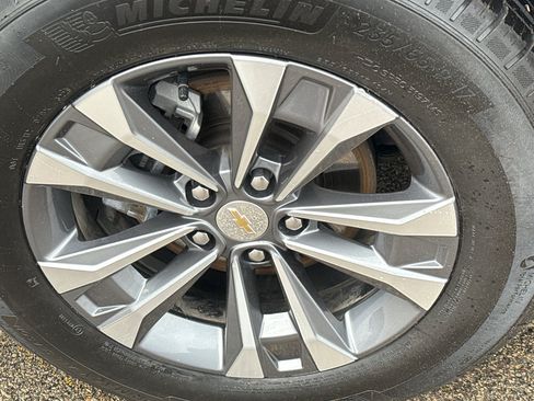 Used 2025 Chevrolet Equinox LT w/ Convenience Package II image 9