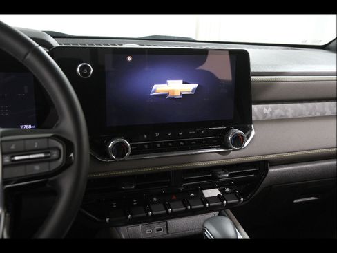 Used 2024 Chevrolet Colorado ZR2 AWD/4WD image 11