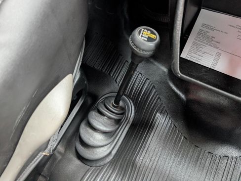 Used 2011 Chevrolet Express 2500 LS RWD image 19