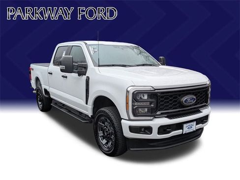 Used 2023 Ford F250 XL w/ STX Appearance Package image 3
