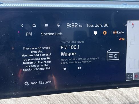 Used 2024 Kia Telluride EX w/ EX Captain's Chair Package FWD image 12