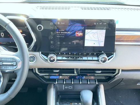 New 2026 GMC Canyon Denali image 13