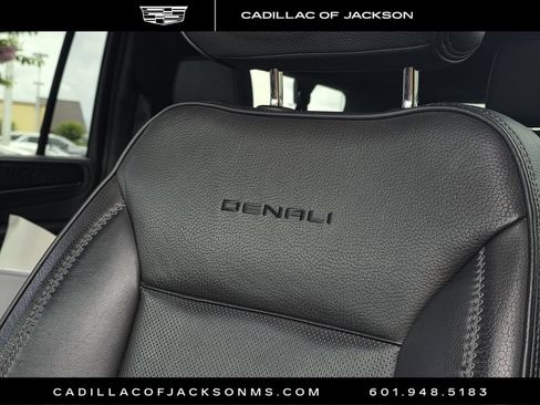 Used 2022 GMC Yukon XL Denali AWD/4WD image 20