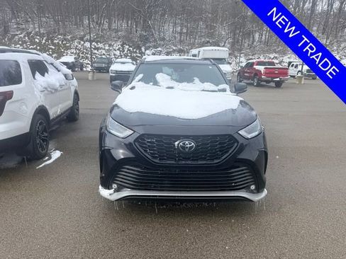 Used 2022 Toyota Highlander XSE image 2