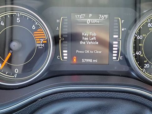 Used 2019 Jeep Cherokee Latitude Plus AWD/4WD image 11