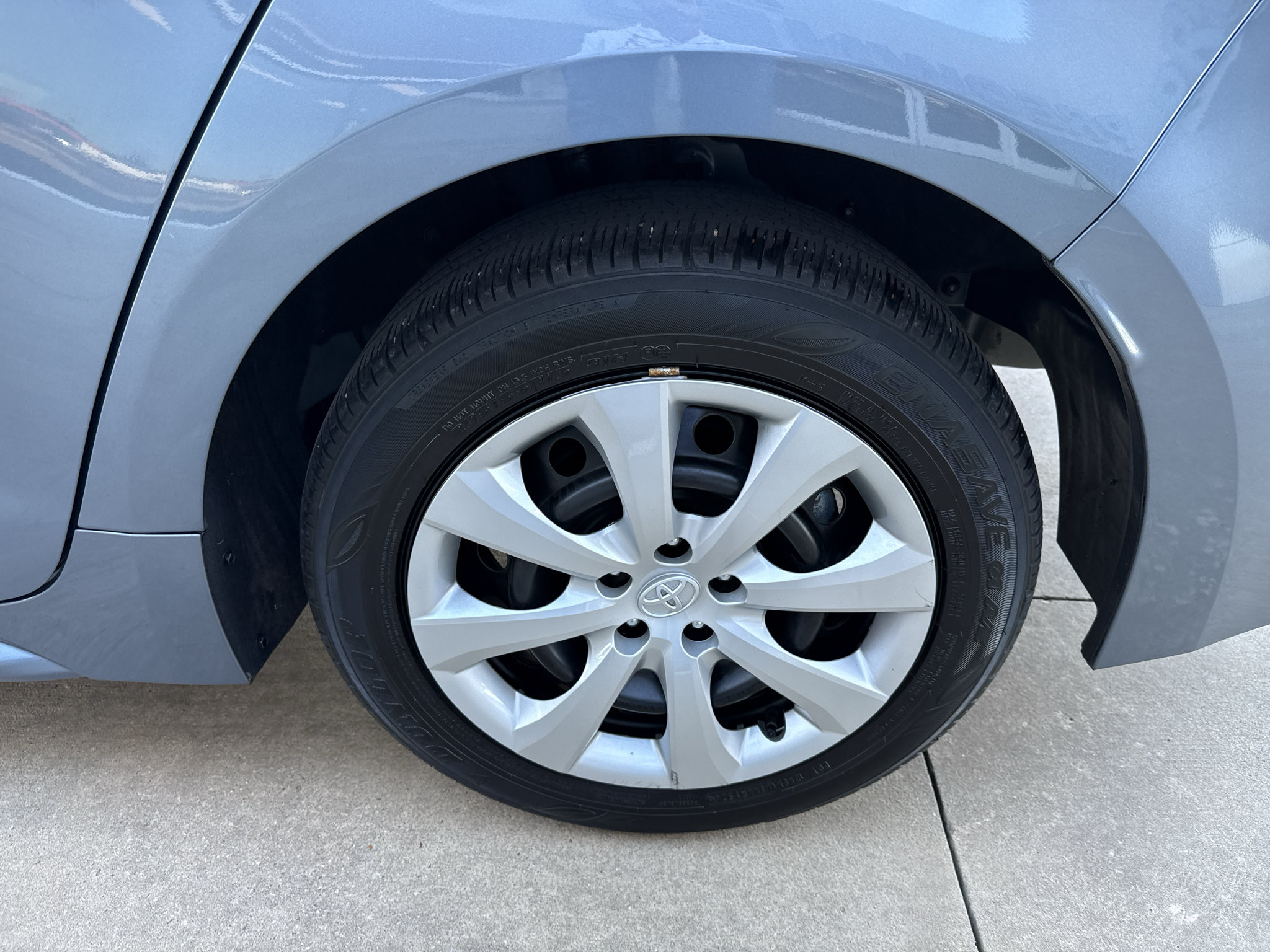 Used 2024 Toyota Corolla LE FWD image 12