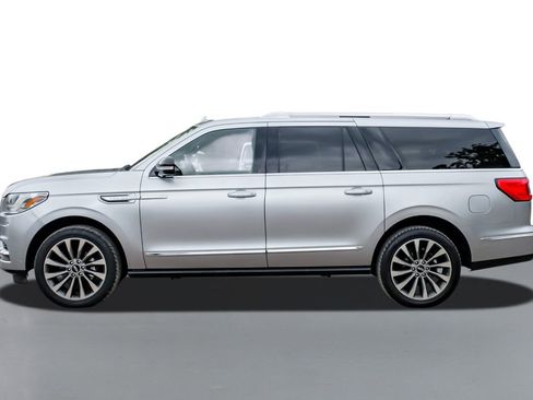 Used 2020 Lincoln Navigator L Reserve RWD image 9