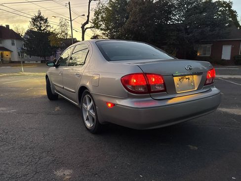 Used 2002 INFINITI I35 FWD image 2