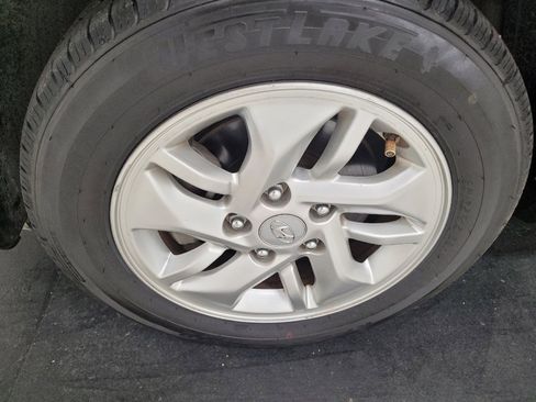 Used 2021 Hyundai Venue SE FWD image 31