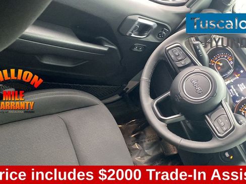 Used 2023 Jeep Gladiator Sport image 29