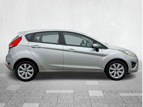 Used 2012 Ford Fiesta SE image 8