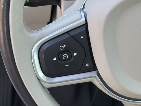 Used 2020 Volvo S60 T5 Momentum w/ Protection Package Premier image 18