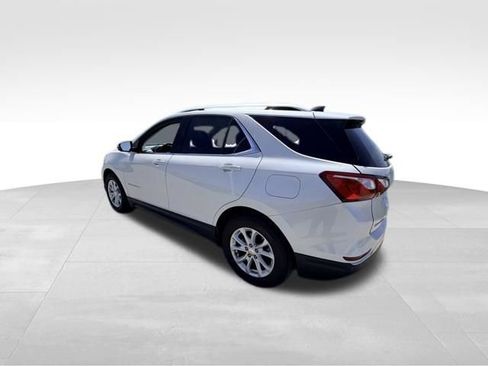 Used 2018 Chevrolet Equinox LT w/ Sun & Infotainment Package image 3