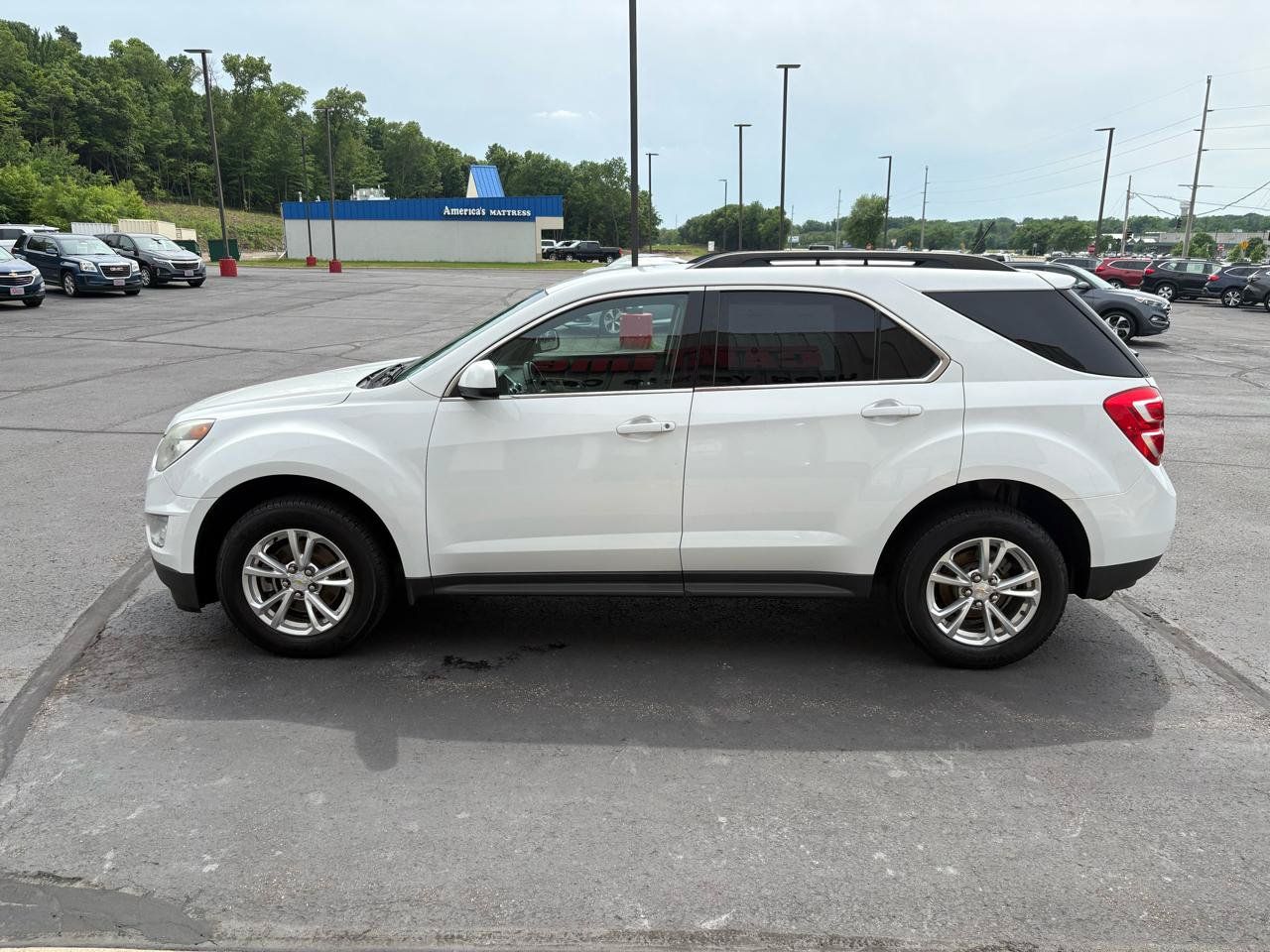 Used 2017 Chevrolet Equinox LT w/ Convenience Package FWD image 8