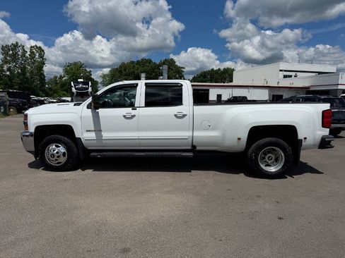 Used 2017 Chevrolet Silverado 3500 LT w/ LT Convenience Package AWD/4WD image 2