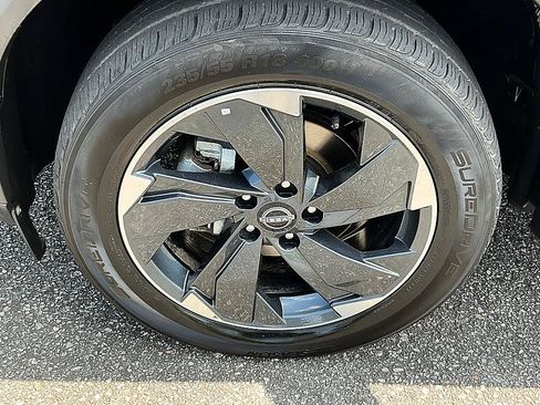 Used 2024 Nissan Rogue SV AWD/4WD image 9
