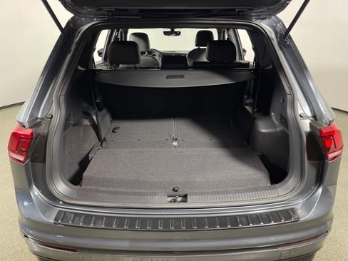 Used 2020 Volkswagen Tiguan SE R-Line image 10