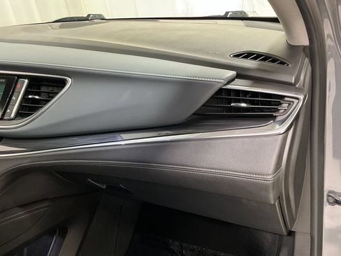 Used 2019 Buick Enclave Premium w/ Experience Buick Package AWD/4WD image 17