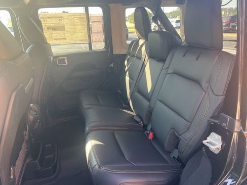 New 2026 Jeep Wrangler Unlimited Sahara AWD/4WD image 19