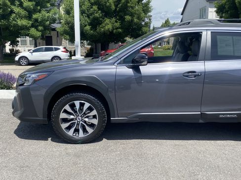 Certified 2025 Subaru Outback Limited AWD/4WD image 2