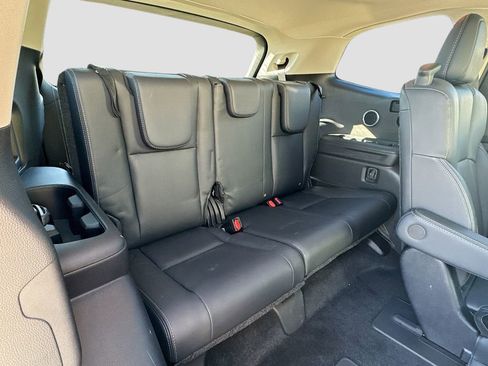 Certified 2023 Subaru Ascent Limited w/ Technology Package image 38