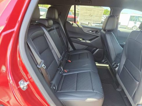 New 2026 Chevrolet Equinox LT w/ Convenience Package II AWD/4WD image 11