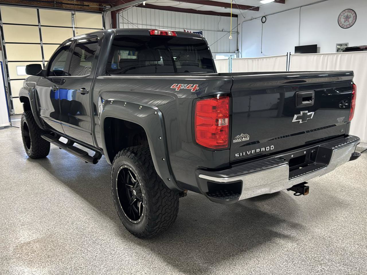 Used 2017 Chevrolet Silverado 1500 LT AWD/4WD image 5