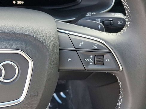 Certified 2025 Audi Q7 2.0T Premium w/ Convenience Plus Package image 18