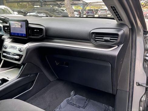 Used 2022 Ford Explorer XLT AWD/4WD image 19