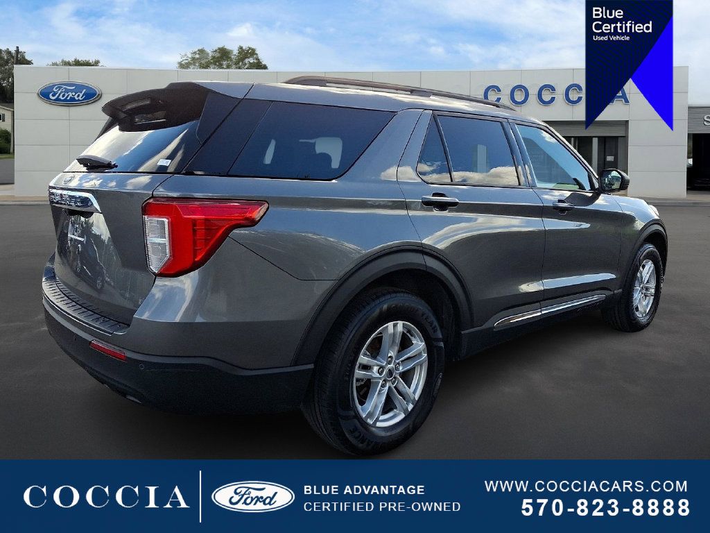 Used 2022 Ford Explorer XLT AWD/4WD image 4