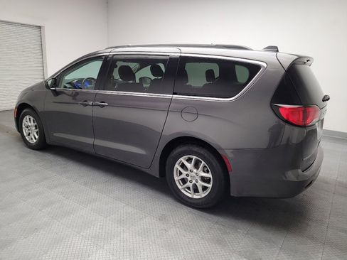 Used 2021 Chrysler Voyager Lxi FWD image 3