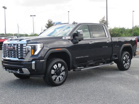 Used 2024 GMC Sierra 2500 Denali w/ Denali Reserve Package AWD/4WD image 3
