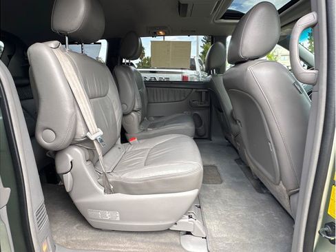 Used 2010 Toyota Sienna XLE Limited w/ XLE Limited Pkg 2 AWD/4WD image 12