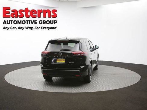 Used 2024 Nissan Rogue SV image 38