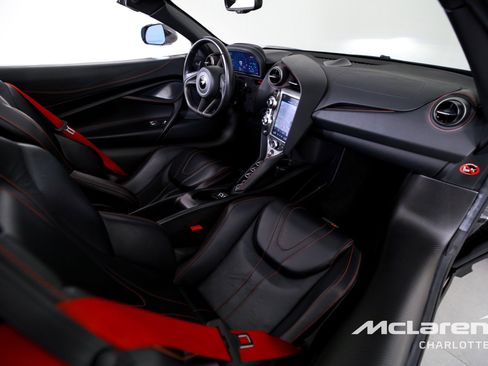 Used 2022 McLaren 765LT image 19
