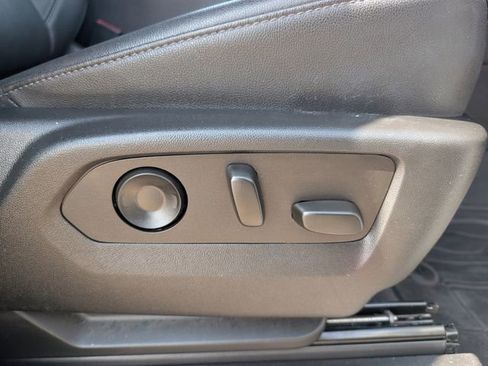 Used 2022 Chevrolet Tahoe Z71 image 28