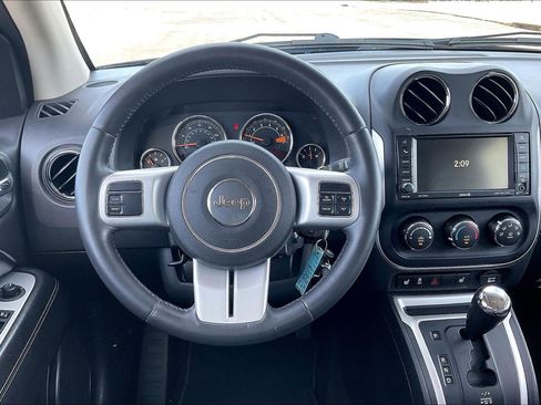 Used 2015 Jeep Compass High Altitude image 5