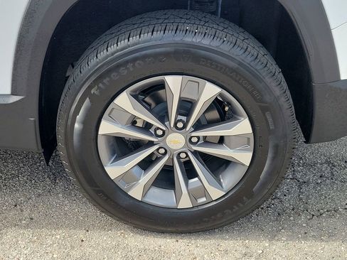 Used 2026 Chevrolet Equinox LT FWD image 5
