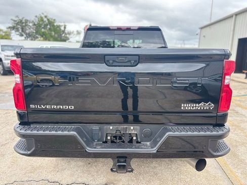 Used 2024 Chevrolet Silverado 2500 High Country w/ Technology Package image 4