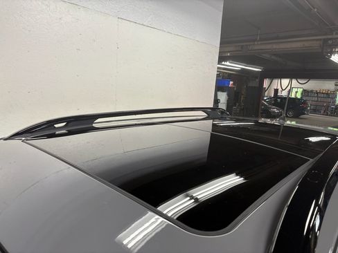 Used 2022 Jeep Cherokee Limited w/ Mopar Interior Package AWD/4WD image 16