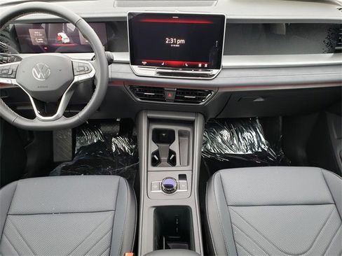 New 2026 Volkswagen Tiguan SE image 9