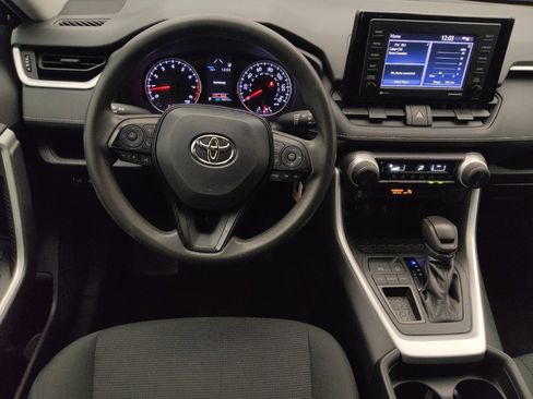 Used 2020 Toyota RAV4 LE image 22