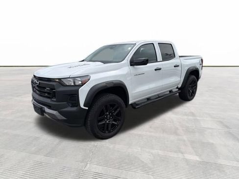 Used 2024 Chevrolet Colorado Trail Boss w/ Advanced Trailering Package AWD/4WD image 3