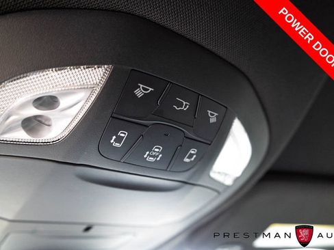 Used 2025 Chrysler Pacifica Select FWD image 11