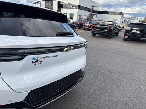 New 2026 Chevrolet Equinox EV LT image 31