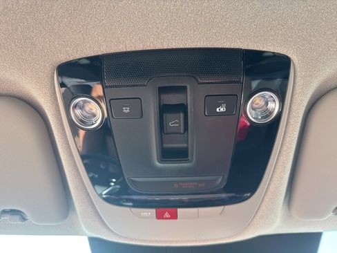 New 2025 Kia Niro EX Touring image 39