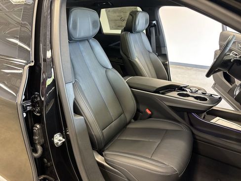 New 2025 Cadillac Lyriq Luxury image 33