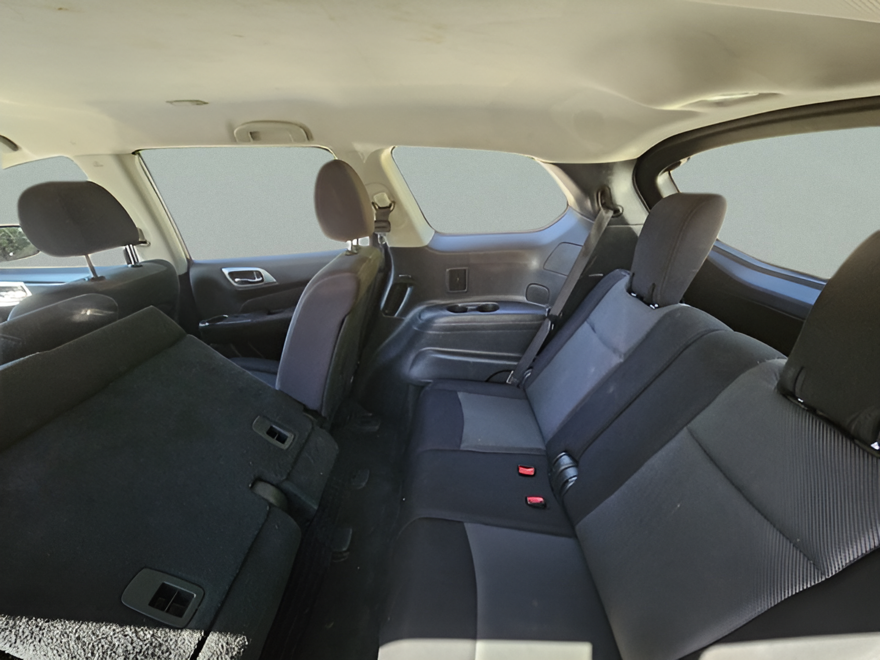 Used 2017 Nissan Pathfinder SV w/ Trailer Tow Package FWD image 5