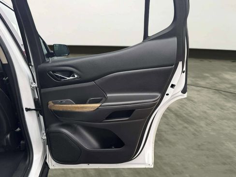 Used 2019 GMC Acadia Denali image 20